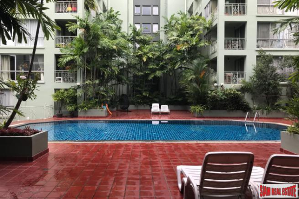Bright One Bedroom Condo in Tropical Setting on Sukhumvit 53-1