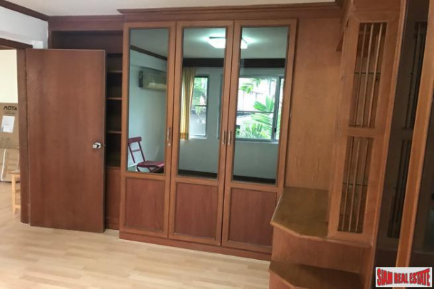 Bright One Bedroom Condo in Tropical Setting on Sukhumvit 53-17