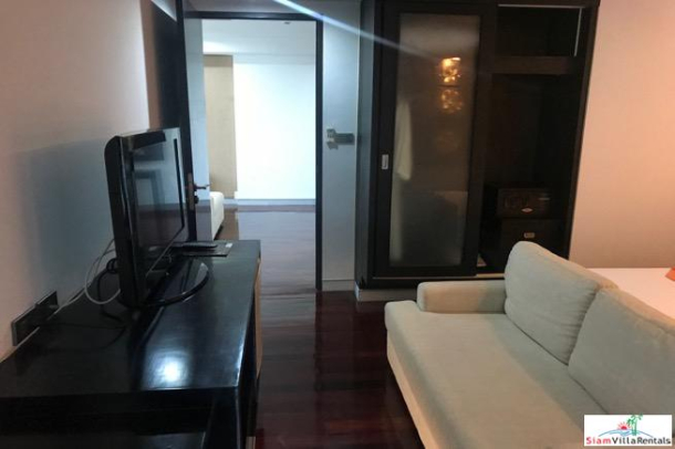 Mona Suite | Spacious Two Bedroom Corner Unit for Rent on Sukhumvit 31-24