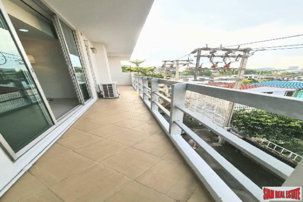 The Waterford | Sunny and Spacious Two Bedroom with Maid service for Rent on Sukhumvit 50-5