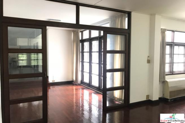Large Three Bedroom Family Style House for Rent on Asoke BTS , 5 Min Walk to BTS.-14