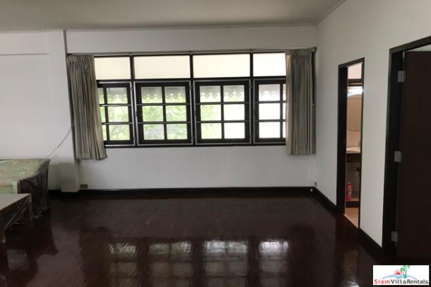 Large Three Bedroom Family Style House for Rent on Asoke BTS , 5 Min Walk to BTS.-16