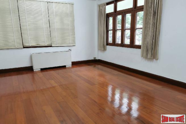 Large Three Bedroom Family Style House for Rent on Asoke BTS , 5 Min Walk to BTS.-5