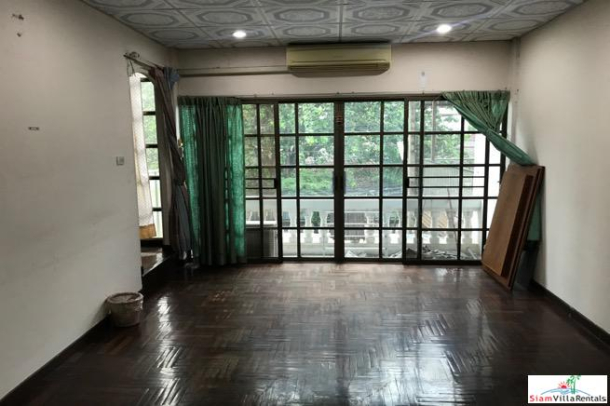 Charoen Krung Villa | Three Storey House for Rent in Saphan Taksin-11
