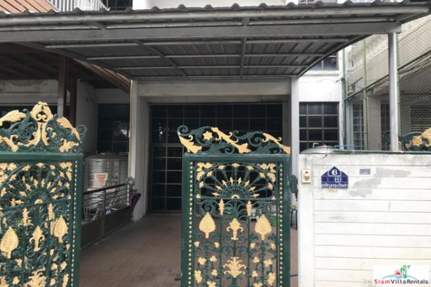 Charoen Krung Villa | Three Storey House for Rent in Saphan Taksin-2