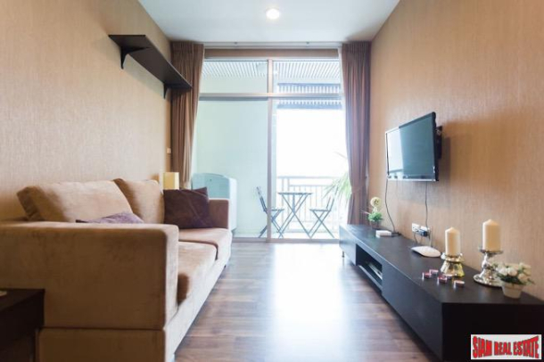 Chewathai Ratchaprarop | Sunny Two Bedroom Condo with City Views in Victory Monument, Bangkok-13