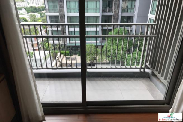 Quattro by Sansiri |  One Bedroom Condo for on Sukhumvit 55 with Lush Pool and Garden Views-14