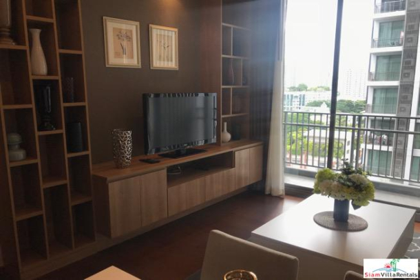 Quattro by Sansiri |  One Bedroom Condo for on Sukhumvit 55 with Lush Pool and Garden Views-5