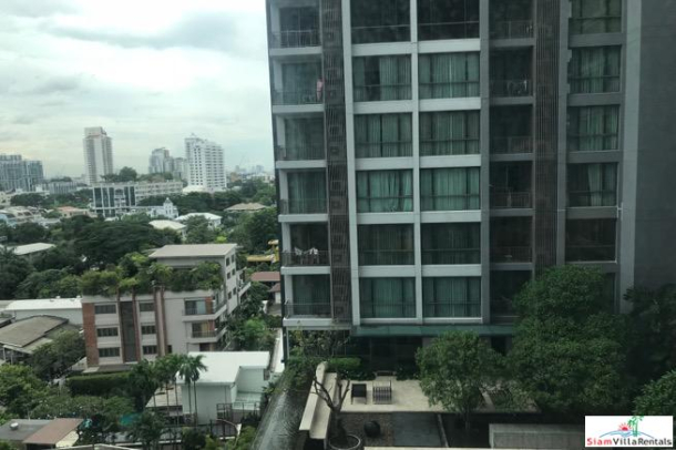 Quattro by Sansiri |  One Bedroom Condo for on Sukhumvit 55 with Lush Pool and Garden Views-6