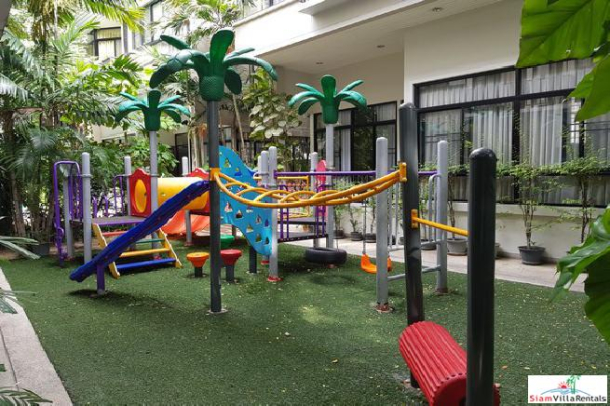 Veranda Ville Sukhumvit 38 | Private Four Bedroom Pet Friendly Duplex with Tropical Pool Views in Thong lor-2