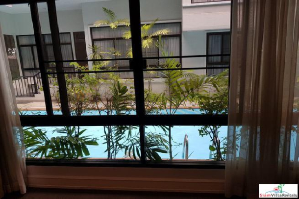 Veranda Ville Sukhumvit 38 | Private Four Bedroom Pet Friendly Duplex with Tropical Pool Views in Thong lor-6