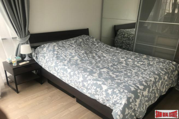 Trapezo Sukhumvit 16 | Furnished One Bedroom Condo Close to Benchakiti Park-8
