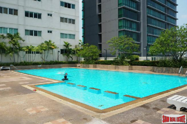 Grand Parkview Asoke | Two Bed Condo for Sale on 30th Floor with Large Terrace at Asoke, Sukhumvit 21-28