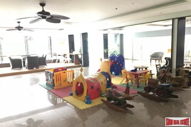 Large Two Bedroom Condo for Sale with City Views in Phetchaburi, Bangkok-4
