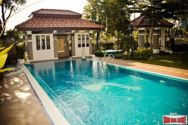 De Ville Srinakarin | Splendid Two Storey Home for Rent with Gardens and Private Pool in Bangna-23