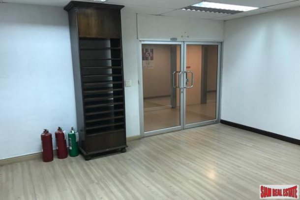 Large Office for Sale in a Popular Sukhumvit 13 Business Area-13