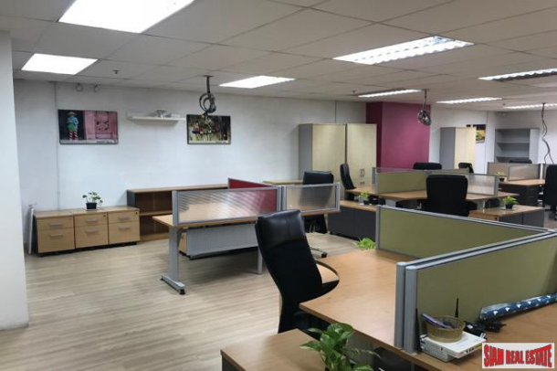 Large Office for Sale in a Popular Sukhumvit 13 Business Area-3