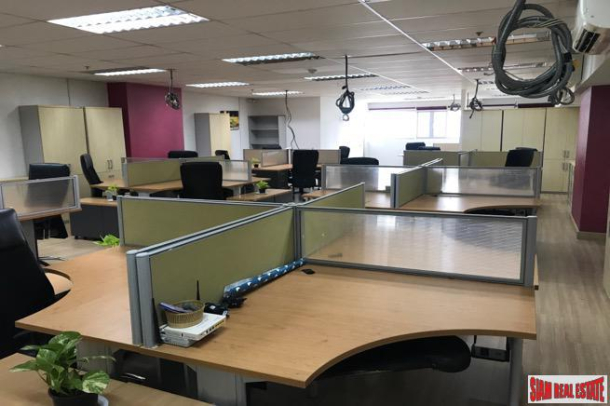 Large Office for Sale in a Popular Sukhumvit 13 Business Area-4