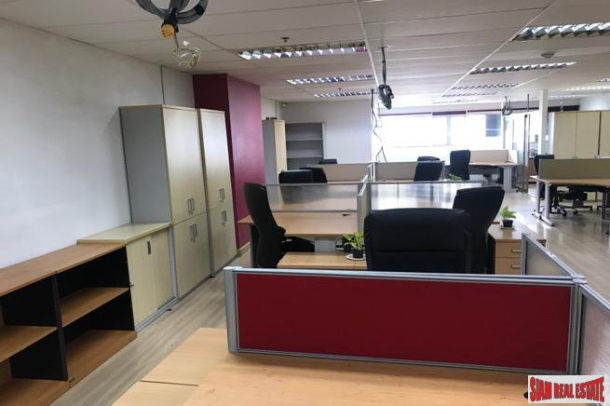Large Office for Sale in a Popular Sukhumvit 13 Business Area-5