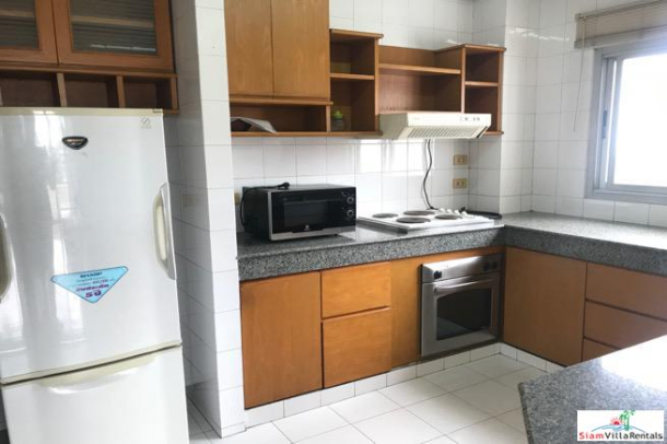 Sriwattana Apartment | Big Two bedroom Corner Unit with City Views  in Sathorn-2