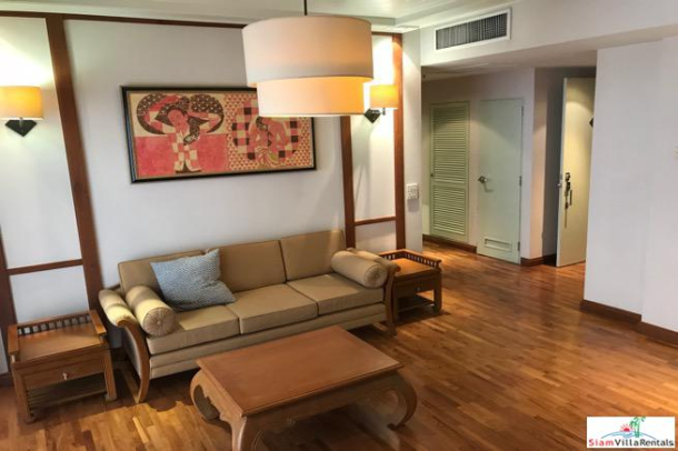 Langsuan Ville | Delightful One Bedroom  for Rent with Rich Wood Accents and Flooring in Lumphini-16