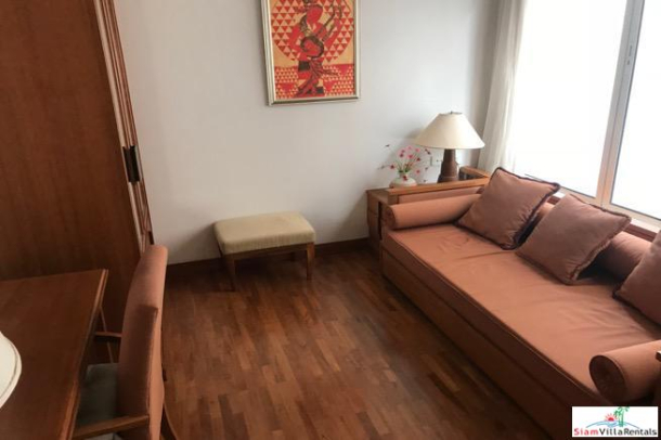 Langsuan Ville | Delightful One Bedroom  for Rent with Rich Wood Accents and Flooring in Lumphini-2