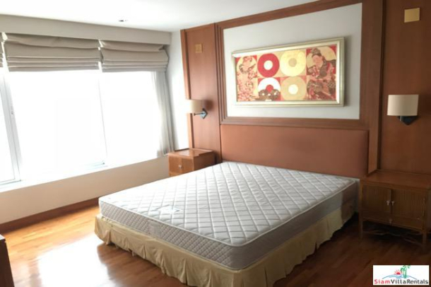 Langsuan Ville | Delightful One Bedroom  for Rent with Rich Wood Accents and Flooring in Lumphini-8