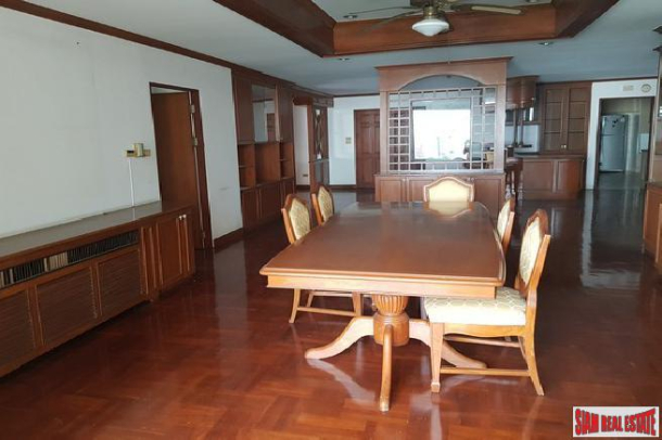 Oriental Towers Condo | Large Three Bedroom Family Condo with  Pool and City Views in Ekkamai-19