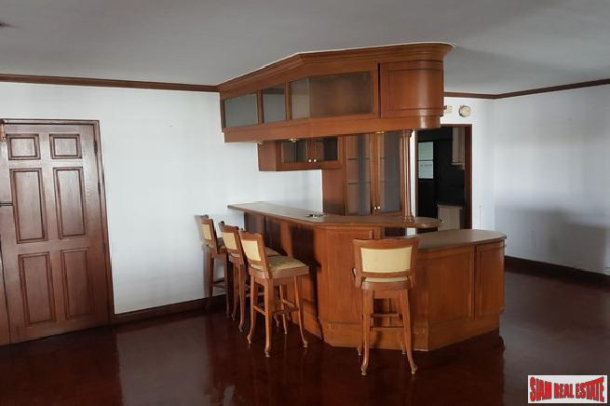 Oriental Towers Condo | Large Three Bedroom Family Condo with  Pool and City Views in Ekkamai-6