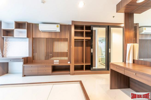 Beautiful Two Bedroom Condo with Wood Accents Throughout in Phrom Phong-14