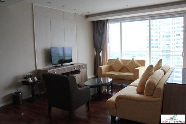 GM Service Apartment | Three Bedroom Corner Serviced Apartment with 180 Degree City Views in From Phong.-2