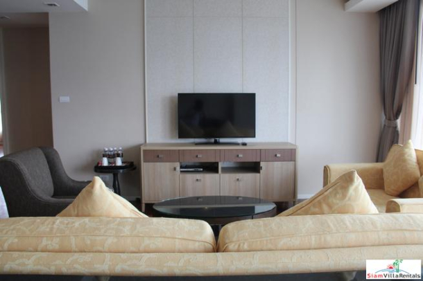 GM Service Apartment | Three Bedroom Corner Serviced Apartment with 180 Degree City Views in From Phong.-4