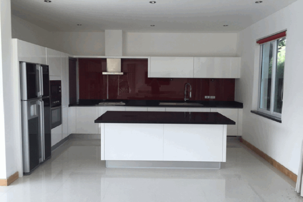 Reduced price 3 Bedrooms 3 Bathrooms Large Modern House  - East Pattaya-7