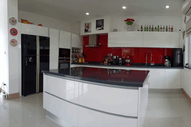 For sale 3 Bedrooms 3 Bathrooms Large Modern House  - East Pattaya-8
