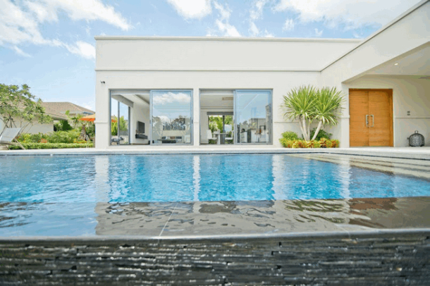 4 Bedrooms 4 Bathrooms Large Modern House In An Up-Market Location - East Pattaya-17