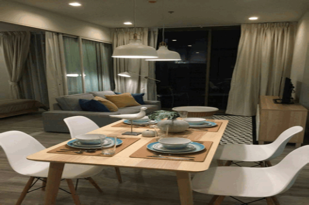 Luxurious 1 BR Beachfront Condominium On Wongamat Beach  For Rent Reasonable Price-8