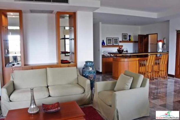 Raintree Village Apartment | Spacious Three Bedroom Condo with Bonus Rooms for Rent in Phrom Phong-11