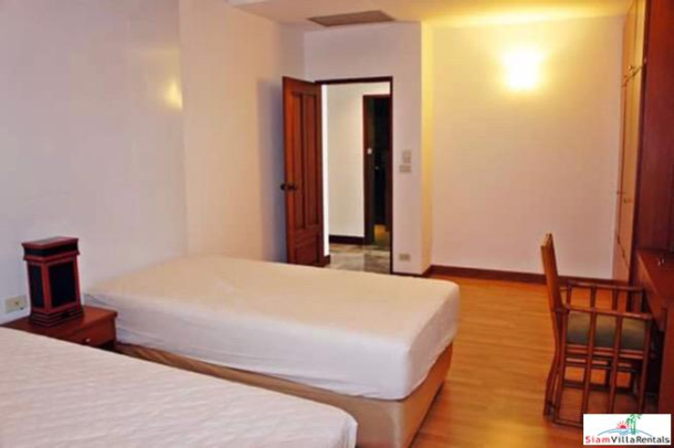 Raintree Village Apartment | Spacious Three Bedroom Condo with Bonus Rooms for Rent in Phrom Phong-14