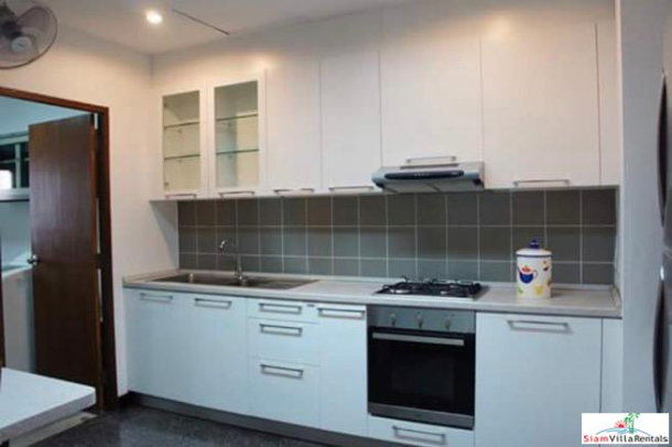 Raintree Village Apartment | Spacious Three Bedroom Condo with Bonus Rooms for Rent in Phrom Phong-24