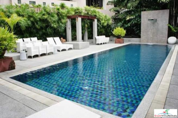 Via 31 | Classic One Bedroom Condo for Rent with Green City Views in Phrom Phong-29