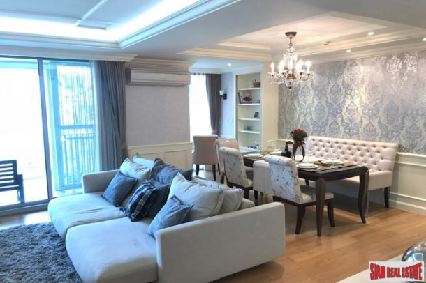 Via 31 | Elegantly Decorated One Bedroom Condo with Green City Views in Phrom Phong-6