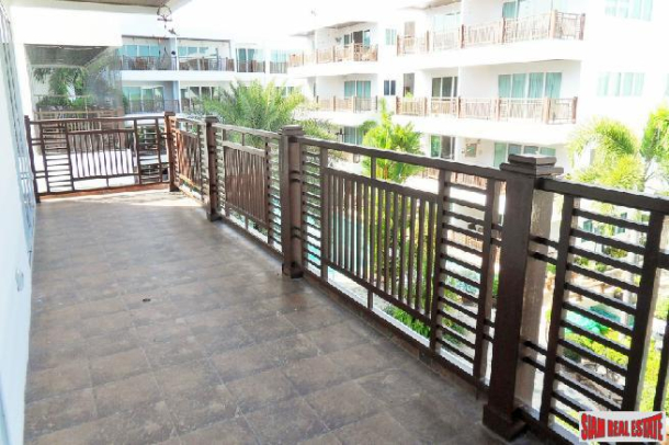Fantastic Two Bedroom Condo Only 30 meters to the Cha-Am Beach-5