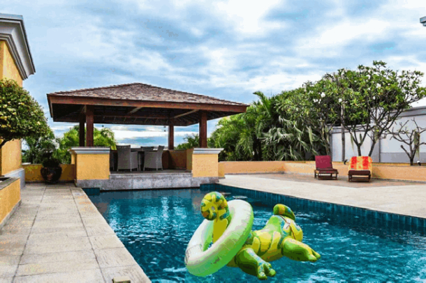 4 Bedroom 5 bathroom Pool Villa in East Pattaya for sale with tenant-18