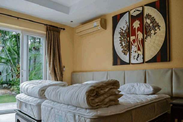 4 Bedroom 5 bathroom Pool Villa in East Pattaya for sale with tenant-5
