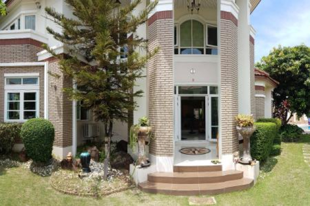 De Ville Srinakarin | Luxury Spacious Home for Sale with Private Pool in Bangna, 10 min from Mega Bangna-2