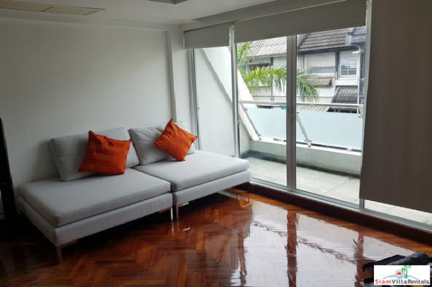 Family-Style Townhouse with Five Bedrooms in the Center of the City, Phrom Phong-11