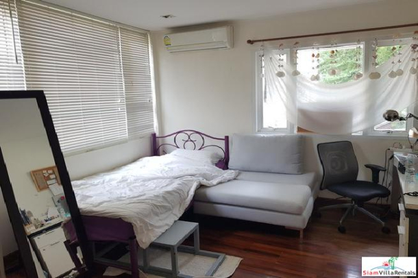 Family-Style Townhouse with Five Bedrooms in the Center of the City, Phrom Phong-8