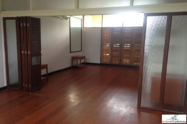 Three Bedroom Two Storey Single House for Rent in Ekkamai-15