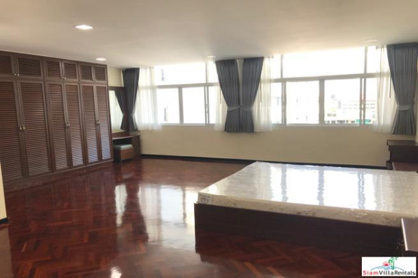 Grand Ville House 2 | Extra Large Three Bedroom Condo for Rent only 560 Meters to BTS Asok-21