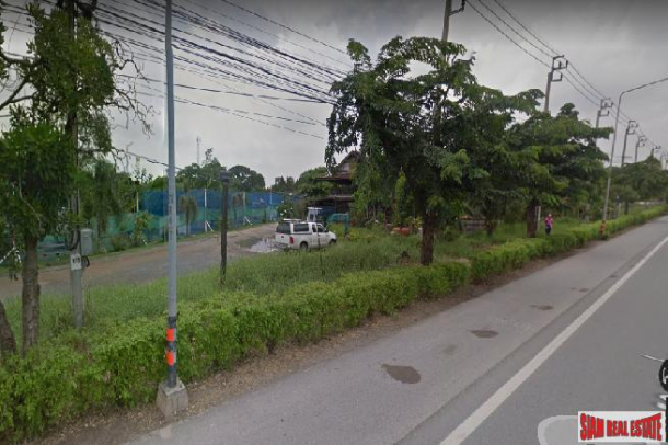 8 Rai of Residential or Commercial Land for Sale at Kanchanapisek Road, Saphan Sung-1